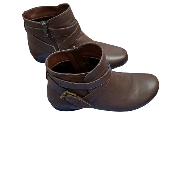 Ladies Naturalizer Cassandra Bootie. Sz 11M, in brown. - Picture 4 of 8